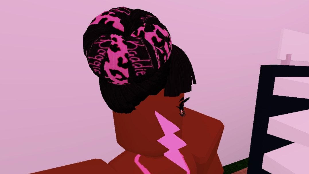 kashbuildz's tweet photo. Baddie Buns Hair is fire! What you guys think? Should I make the hair in purple &amp; blue? Looks good with the baddie earrings..#RobloxDev #Roblox #Robloxugc #RobloxUGC #RobloxCommissions #RobloxDevs #baddiekashbuildz let's collab https://t.co/PwVkPEkMu0