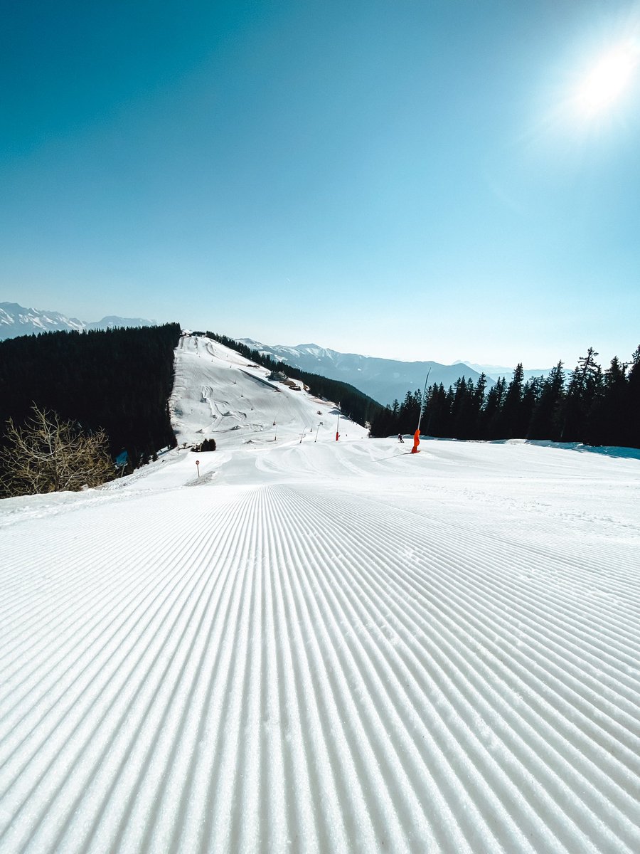 Spring skiing at its best! ☀️ #mountains #skiing #Spring #Austria #schmittenhöhe #zellamsee #salzburgerland