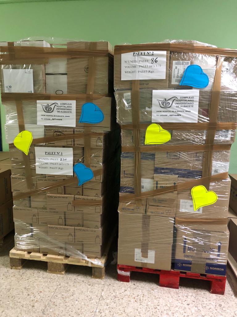 farmaCHUA's tweet photo. El Servicio de Farmacia Hospitalaria de la Gerencia Albacete se une a la campaña de envío de #medicamentos para #Ucrania siguiendo las recomendaciones de @AEMPSGOB https://t.co/GESP1eTU1l