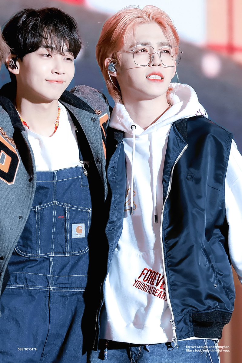 220327 캐럿랜드  

항상 곁에 있을게🎤⚔️☀️🌈❄️🌩

#세븐틴   #SEVENTEEN   #에스쿱스 #승철 #SCOUPS #JEONGHAN #정한 <a href="/pledis_17/">세븐틴(SEVENTEEN)</a>