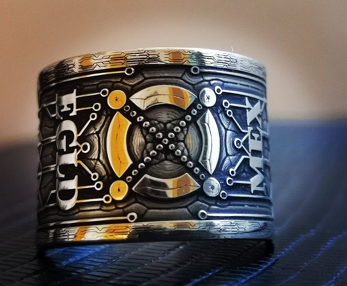 LightCraftNFTs's tweet photo. Take a look at the physical rings https://t.co/YtKm6rVZjx