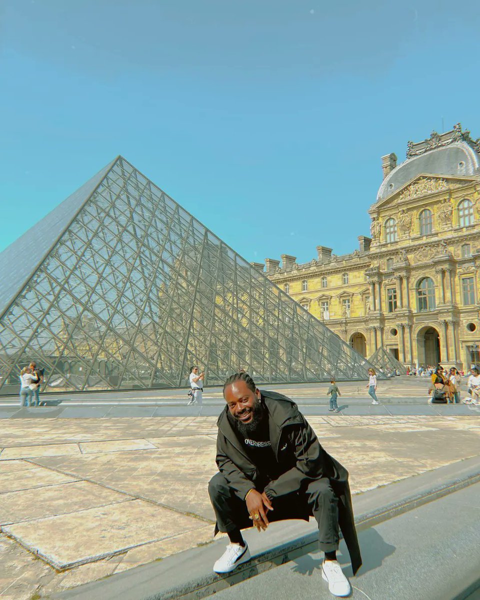 legitngnews's tweet photo. Adekunle Gold shares photos as he's chopping life in 'Obodoyibo.'

The singer links up with Mr Eazi and strikes a pose with the Monalisa.

All work and no play, makes...

📸: @adekunleGOLD (Instagram)

#legitpost #legitnews #adekunlegold #mondaygoodness https://t.co/Z6JpZdXb2I