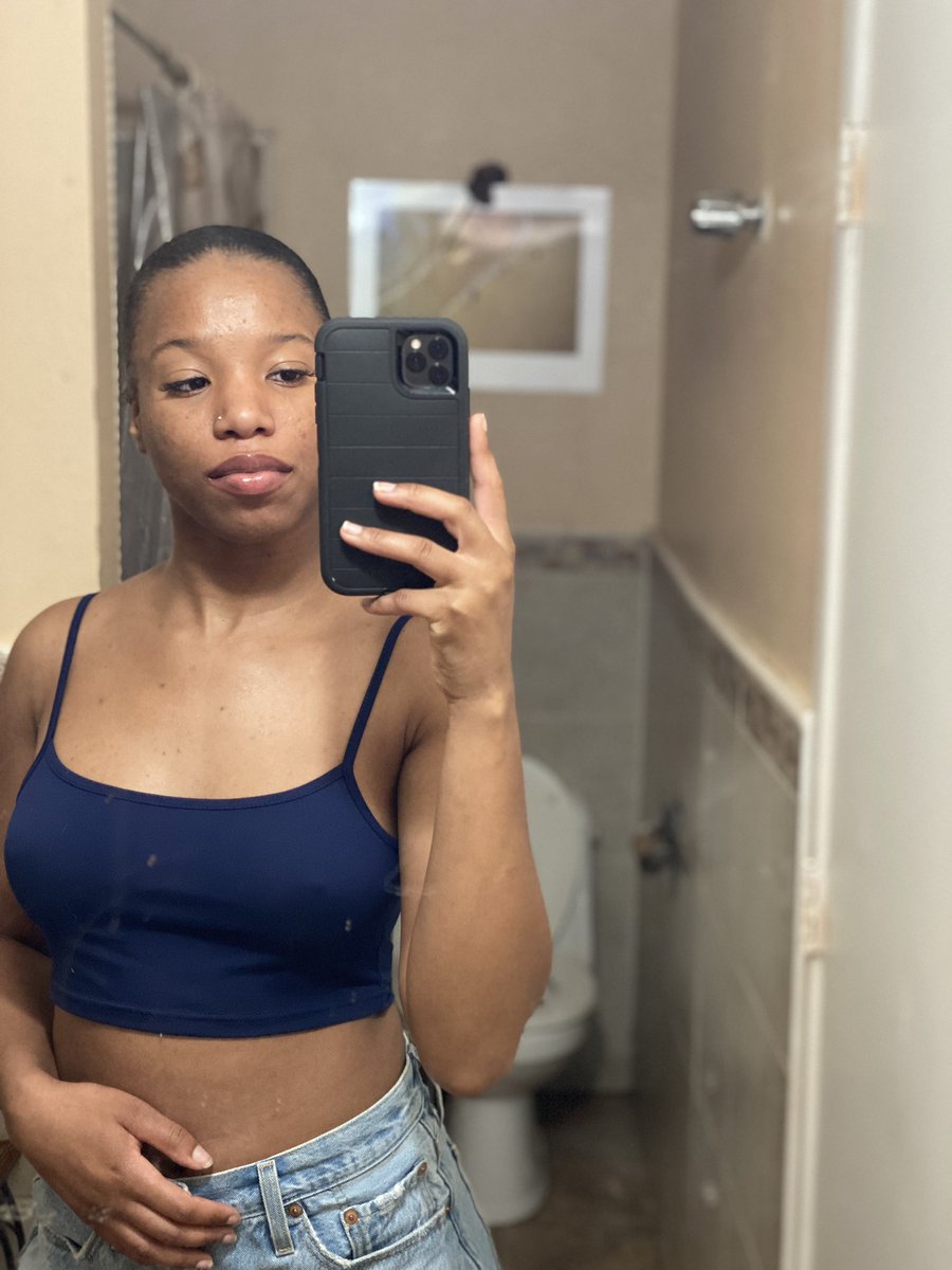 _lovelybrit_'s tweet photo. Starting to be more comfortable and confident with my body and it’s the best feeling 😊💞 https://t.co/RPcj51LB4i