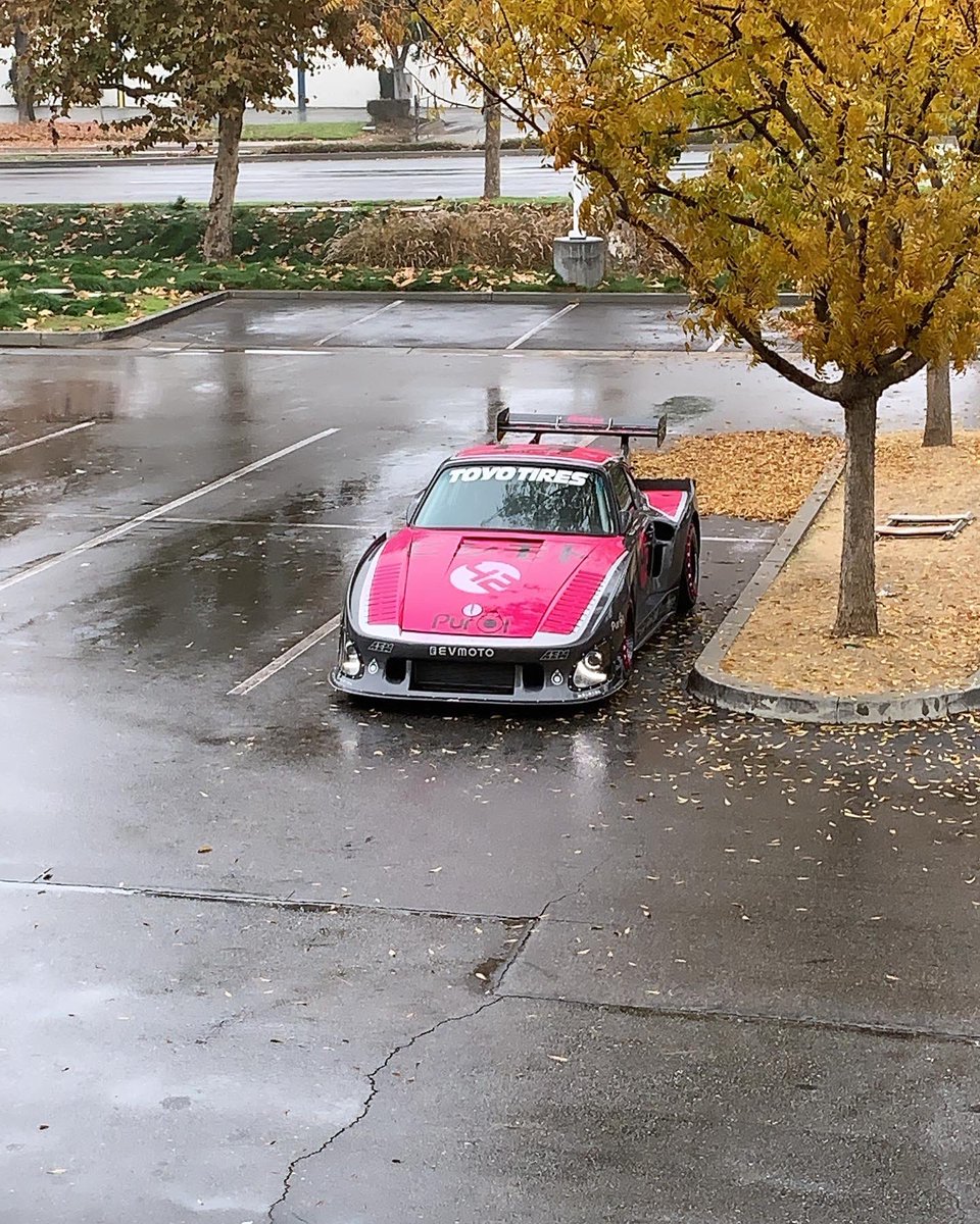 bisimoto's tweet image. 🎵It never rains in southern California 🎼
The 636hp #Bisimoto Porsche 935  #K3V.