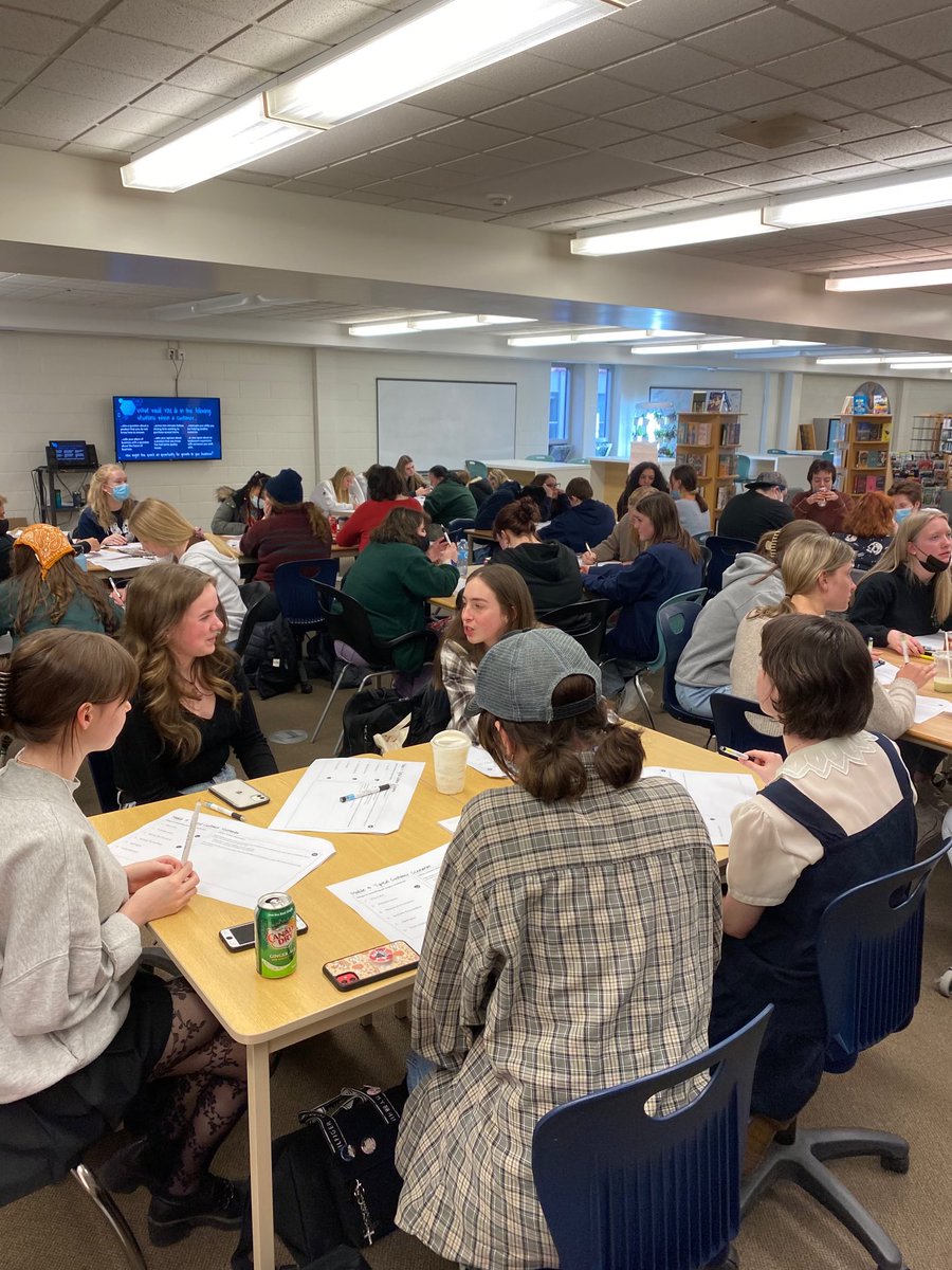 #SHSM Ss at <a href="/HuntsvilleHS/">Huntsville HS</a> participated in an #OCTE #SPE workshop.  Ss were engaged as they explored “Your Inner #Entrepreneur” and what it takes to run a business.
#construction #manufacturing #hospitalitytourism #healthwellness #sports #transportation #environment #artsculture