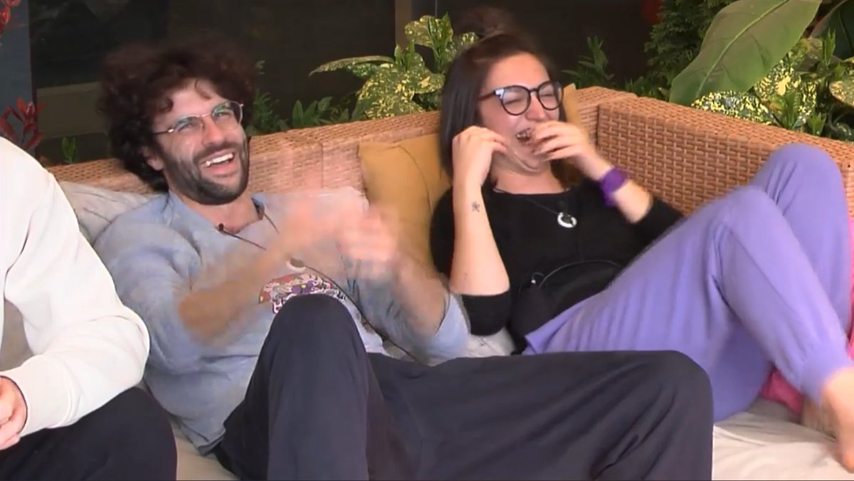 soyNitram's tweet photo. Lo que se ríe Marta con Rafa. Una pena que lleve 2 meses y medio sin querer darle una oportunidad.

#Secret28M #Rafa28M #Ramen28M https://t.co/GRcuWPenVz