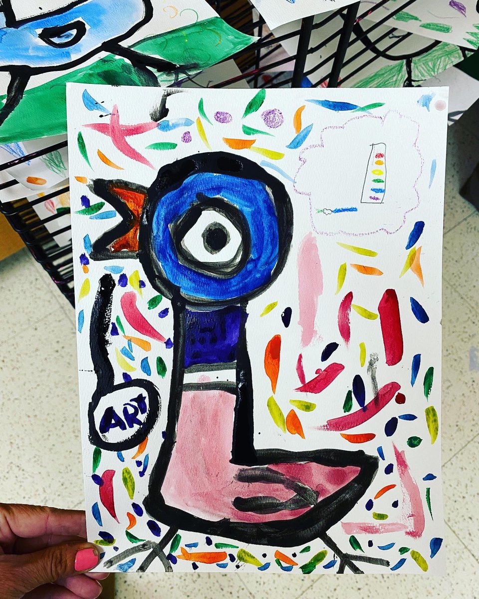 amy_vence's tweet photo. #mowillems inspired Pigeons by Second Grade Artists🎨We reviewed the roles of Authors and Illustrators and how sometimes, the Author can be an Illustrator too! We then listened to a couple read alouds of #mowillems stories featuring none other than, Pigeon. Great job! https://t.co/reWzDx1Guq