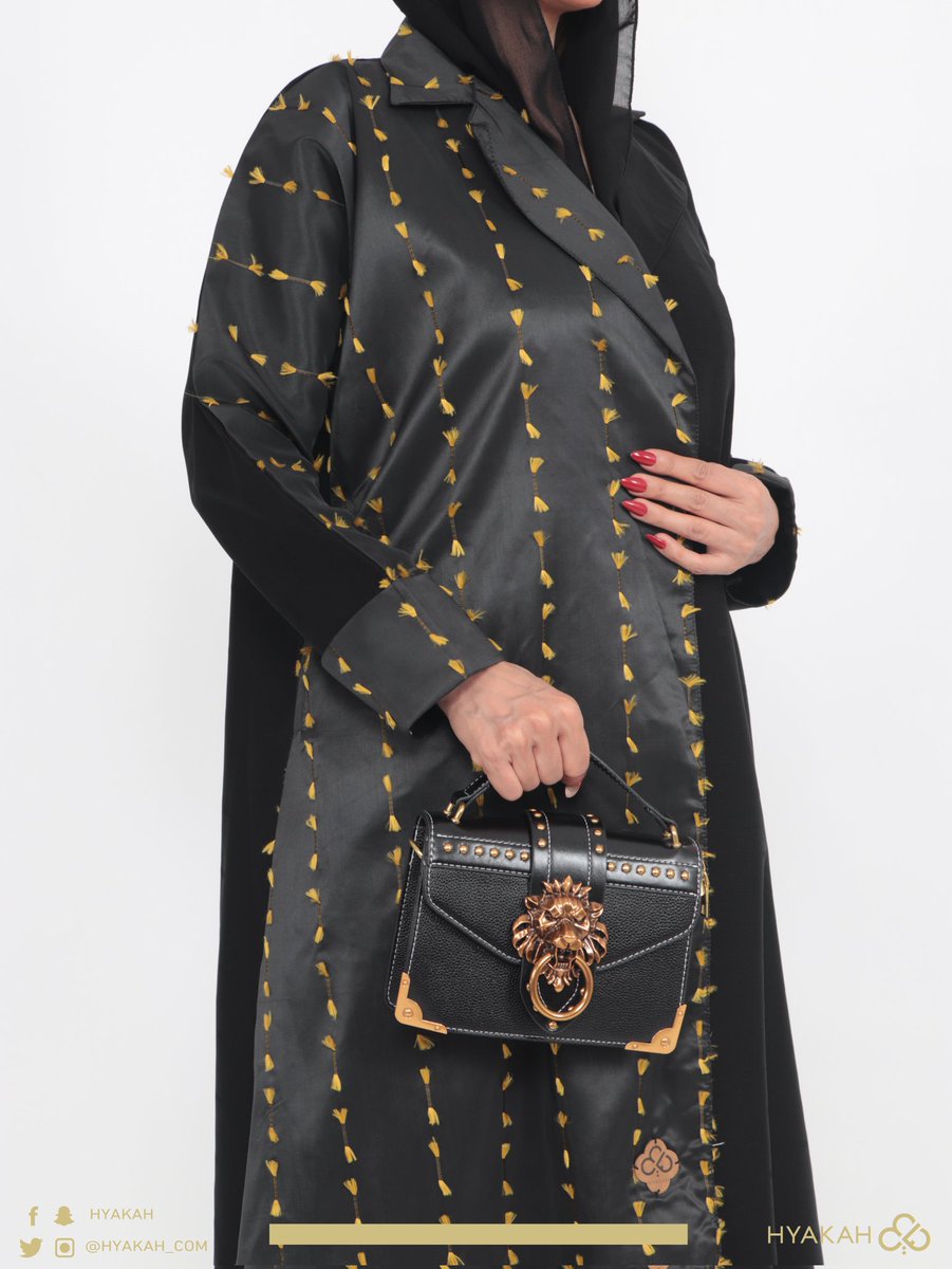 عباية شتوية لف أنيقة و فاخرة
كود العباية 7012

عباية جاكيت شتوية بتصميم خرافي بقماشين الجاكار الفاخر والكريب السعودي بخطوط ذهبية طولية علي نصف العباية الأيمن مفعم بالفخامة و التألق.
سعر العباية : 299 ريال
#عبايات_حياكه #الرياض_الان #التعليم #رمضان #السعودية #عبايات #حياكه