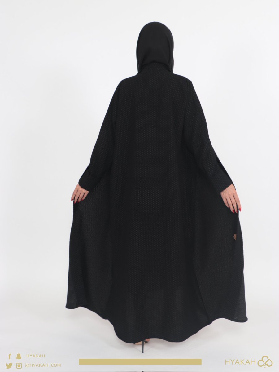 عباية شاكيرا رسمية 
كود العباية : 7015

لعاشقات اللون الأسود والليل ،عباية مسائية  كشخة بلون أسود من حياكة ،،مصممة من قماش شاكيرا الأندونسي المنقط ومقفلة من الأمام بطق طق الكم مسفوط وترافق هذه العباية طرحة سوداء
سعر العباية 319 ريال
#عبايات_حياكه #Oscars #الرياض #الرياض_الان