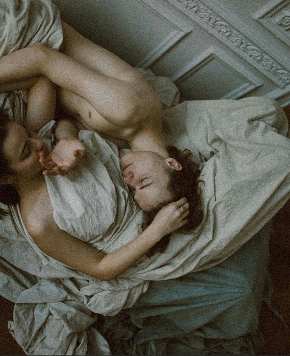 "Si no me encuentras enseguida,
no te desanimes;
si no estoy en aquel sitio,
búscame en otro.
Te espero…,
en algún sitio estoy esperándote."
(Walt Whitman)

© Lisa Troyanovskaya