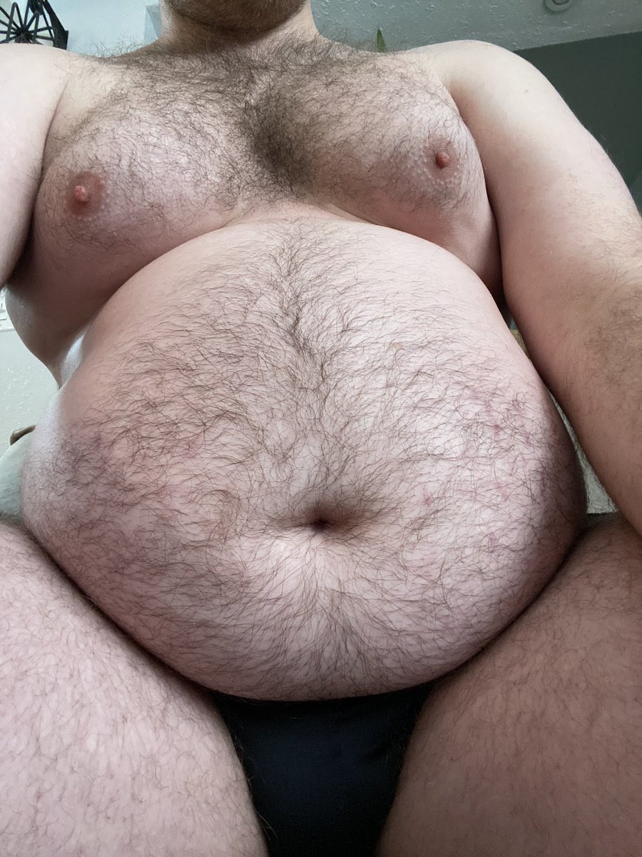 TheTubbyTaurus's tweet photo. Getting so round 🐷 #gainer #fatboy #grommr #gaybear #belly https://t.co/fLGGxGO96l