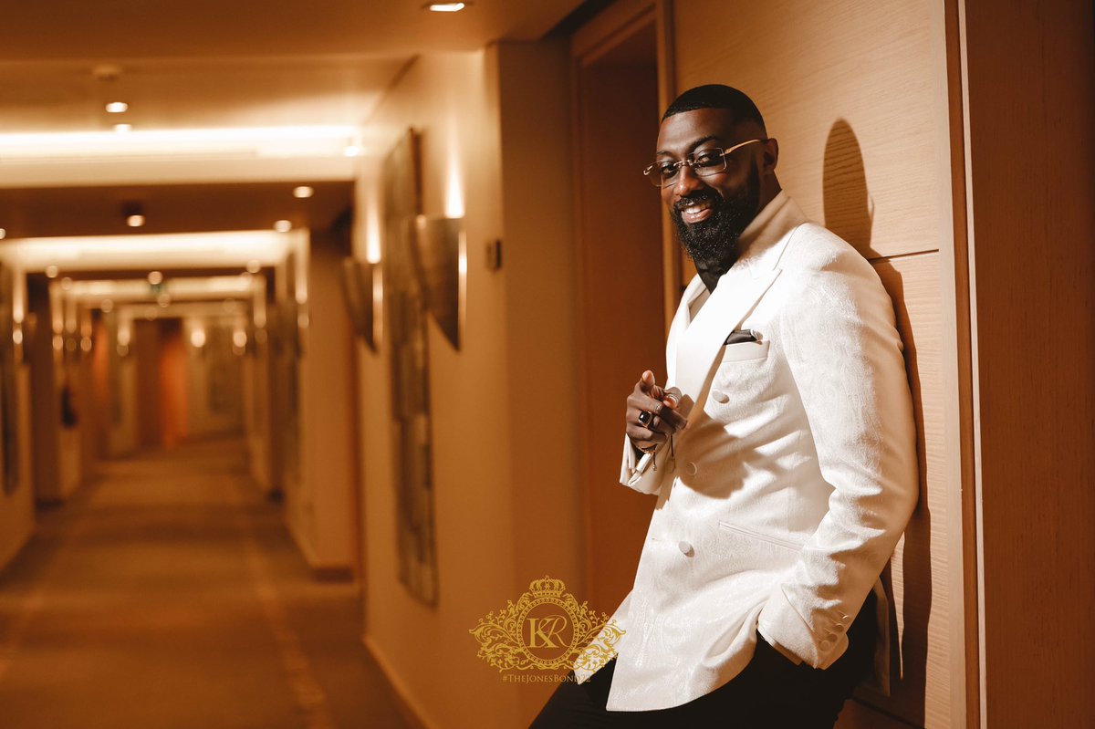 legendbespoke's tweet photo. Tux style @kojojonesmensah 
@legendbespoke 

#KojoJones #TheJonesBond22 🎊
#FashionPhotography 
#LegendBespoke
#Legendsuits 
#suitstyle https://t.co/vyDLSlNBH0