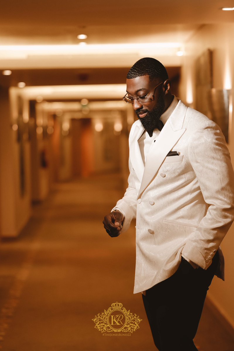 legendbespoke's tweet photo. Tux style @kojojonesmensah 
@legendbespoke 

#KojoJones #TheJonesBond22 🎊
#FashionPhotography 
#LegendBespoke
#Legendsuits 
#suitstyle https://t.co/vyDLSlNBH0