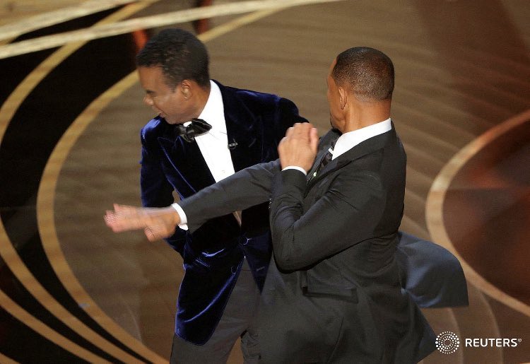 BasrieIraqi's tweet photo. If you read #WillSmith book #will,the whole thing would make perfect sense, Will is struggling just like the rest of us he just doesn’t know how to react to it no more.Keep pushing and we may lose a phenomenal actor in the #Hollywood history.Respect to #ChrisRock professionalism https://t.co/Af3naNm4Pl