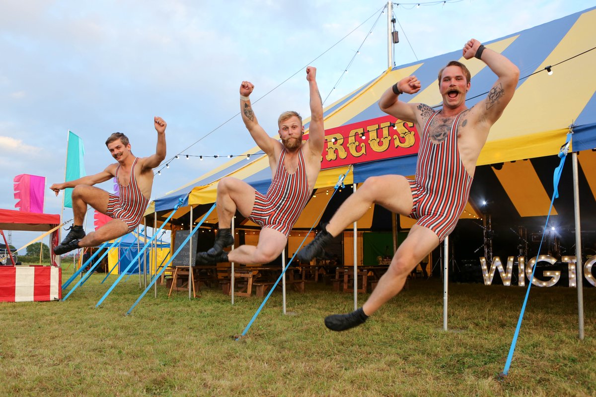 oasisevents's tweet photo. VENUE TRANSFORMATIONS A field is no longer just a field …. when it becomes a #CIRCUSPARTY  🎪🐘🎩

Feeeling like these guys to be back in the ring making magic for clients in big open spaces this summer 💫🎉

📸 @mediatog https://t.co/3UZPfVy51u