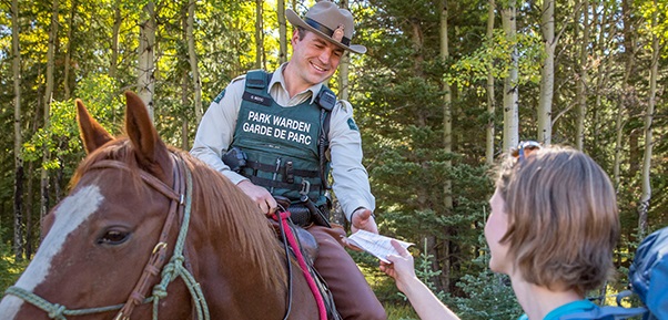 BanffNP's tweet image. Camping in the backcountry this summer? Don’t forget to carry your permit with you at all times.

There’s no wi-fi in the backcountry, so don’t forget to print or download your backcountry camping permit before you head out.

More info: ow.ly/nMk550IrIA4