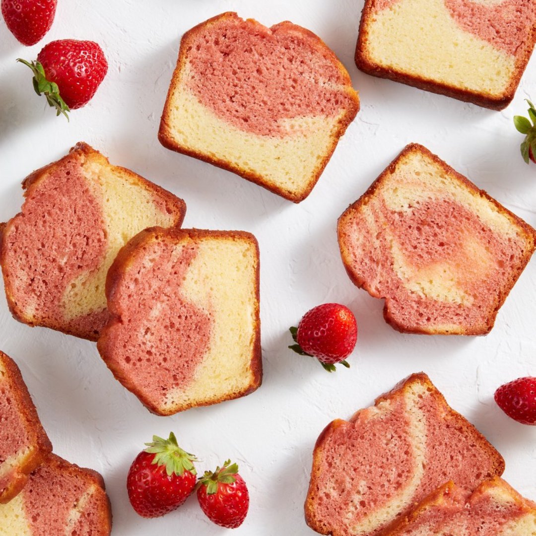 Ah, spring. This season is berry sweet! ​🍓❤️
#spring2022 #seasonalflavors​ 

#brillinspires #beBRILLIANT #strawberry #strawberrIES #berrylicious #strawberrycake #loafcake #strawberryloaf #cakephotography #cakeinspo #cakecreations 

#brillinspires #beBRILLIANT