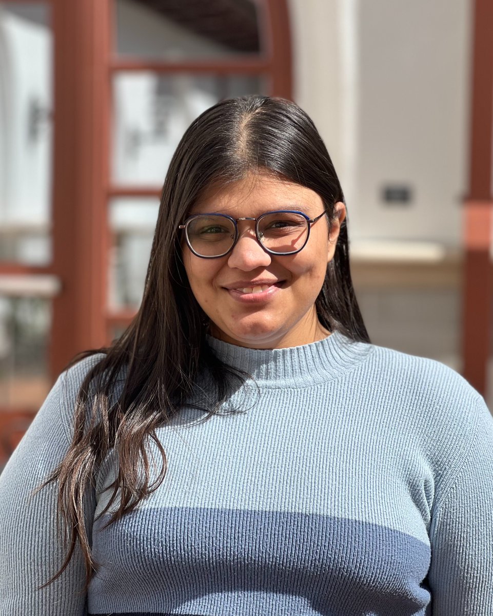 ADPCenter's tweet photo. Starting off our week with another #HumansofADPCenter
This is Hetvi! She is a Jr. Accounting major and a student worker here at the ADP Center. Hetvi likes dancing & adventuring, and says that her favorite thing about working at the Center is meeting people & helping them out! https://t.co/mzrpPb4yQL