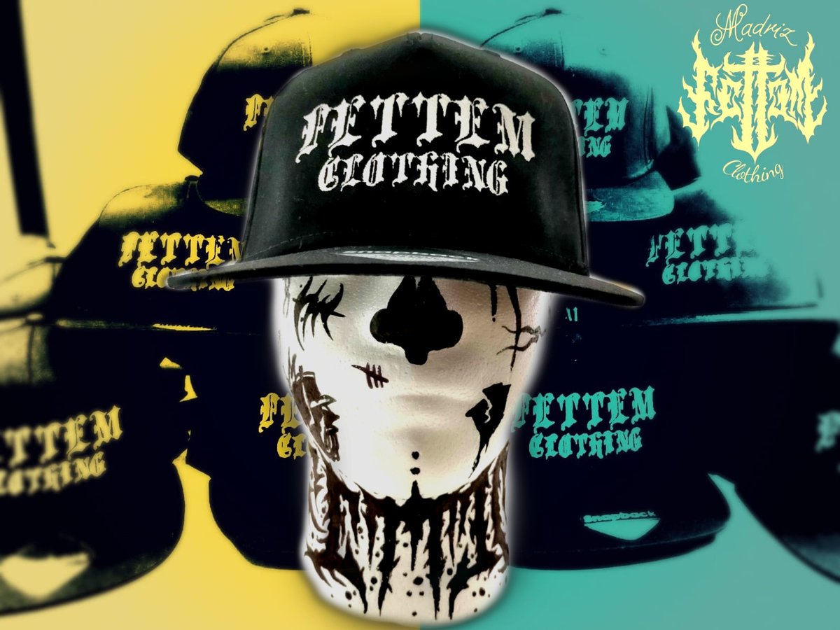 FettemClothing's tweet photo. LANZAMIENTO
Atención a la trilogía de gorras. Empezamos por el modelo Snapback. Visera plana. 100% algodón cepillado. Ajuste por pestaña. Bordado de alta calidad delantero y etiqueta textil en lateral.  Edición limitada. 20€. #Gorra #Hardcore #UndergroundApparel #STAYLOKO 👹 https://t.co/DepJmfAFpc