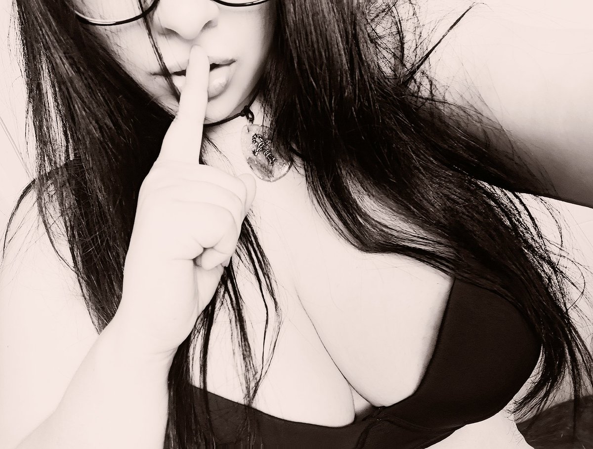 _CelticWitch_'s tweet photo. Shhhhhhh......
#mondayboobs https://t.co/hbRJtJ1NvR