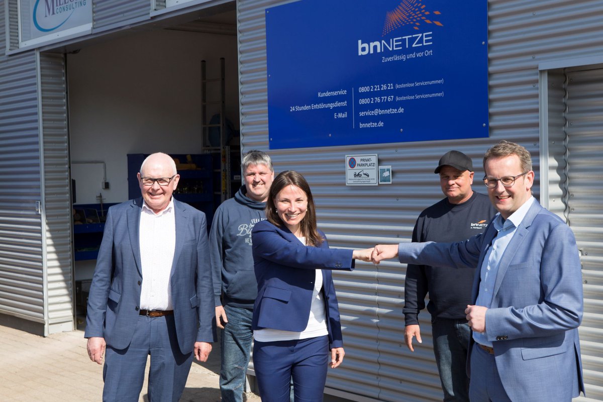 badenovaAG's tweet photo. #badenova ist mit dem Standort ihrer Infrastrukturtochter #bnNETZE in #Neustadt umgezogen. 🏠 Der neue Standort liegt nicht weit vom bisherigen Standort entfernt, eröffnet aber für die Zusammenarbeit mit den #Kommunen und #Kunden neue Möglichkeiten. 👉 https://t.co/oXSxZL2oyp https://t.co/CKVsO7jEQx