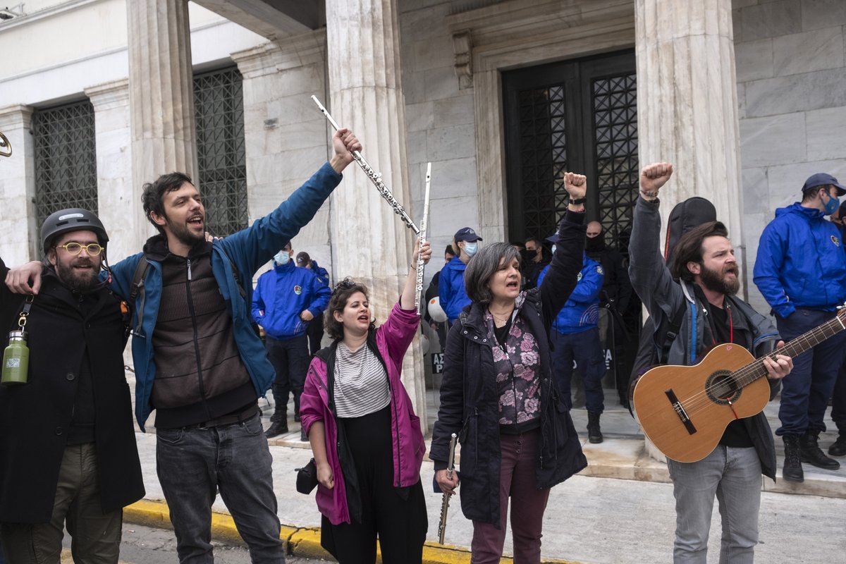 lolosmarios's tweet image. Διαμαρτυρία στο Δημαρχείο για το θέατρο  #empros  #squat
28-3-22