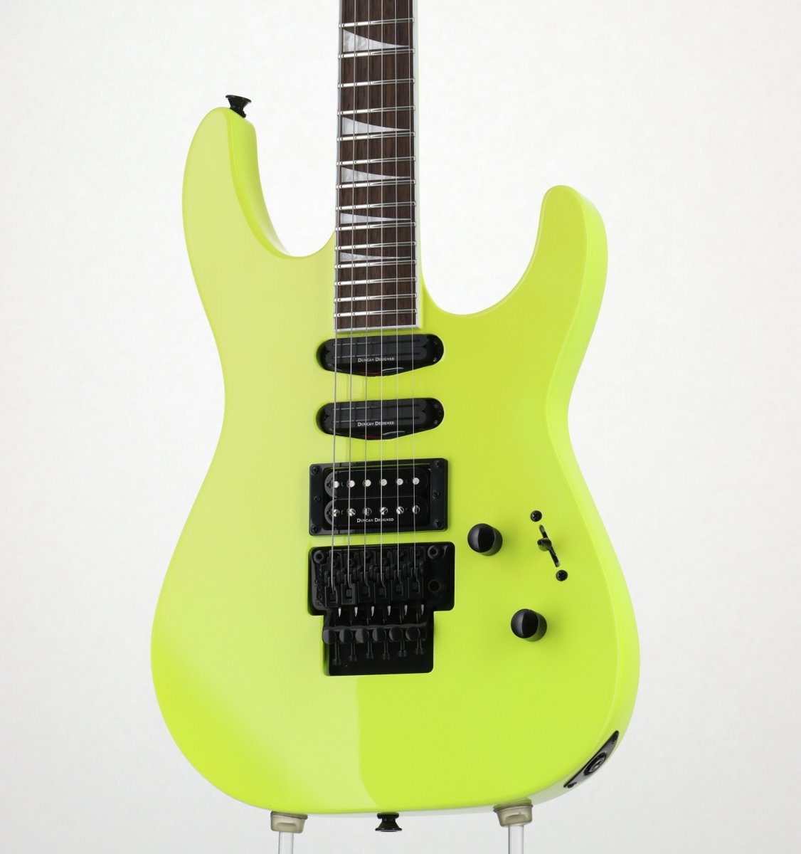 reverb's tweet photo. And finally—buying this guitar will be the first step in my journey to *somehow* score a spot in Beyoncé's backup band. #ReverbRecapsTheOscars https://t.co/ycxQ1w0Yzz https://t.co/nQxi314gfK
