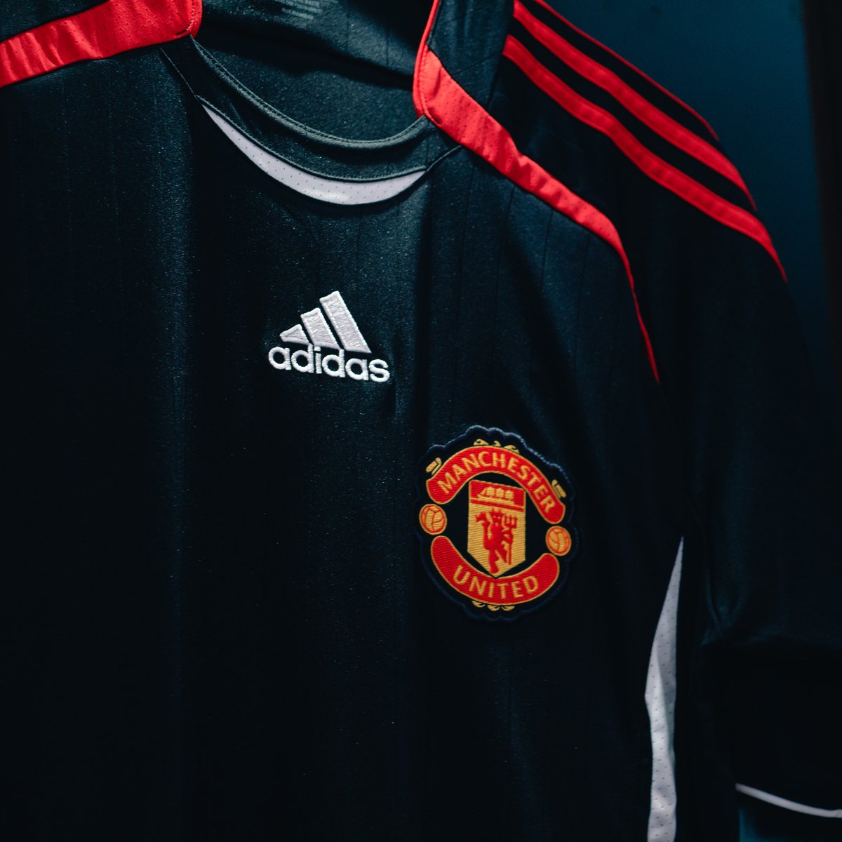 ManUtd's tweet photo. 🔴⚫️ Teamgeist ⚫️🔴

#MUFC