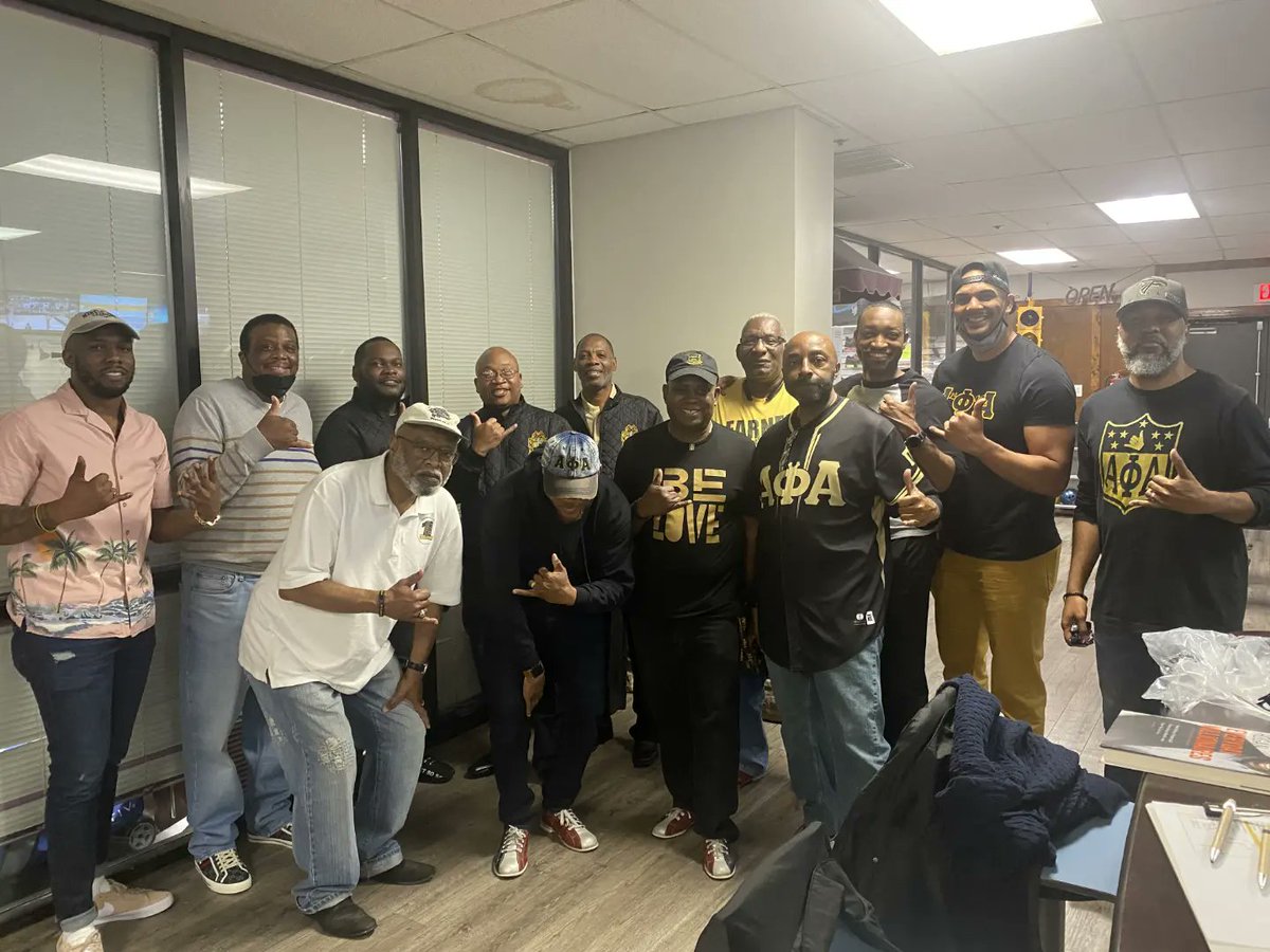 ClaytonAlphas's tweet image. The Clayton County Alphas hosted our family bowling league to raise money for chapter initiatives. A little fun, fellowship, and of course, competition, for a good cause! #alphaphialphafraternityinc #claytoncountyalphas #pigammalambda🤙🏾🤙🏾🤙🏾 #brotherhood #community #family