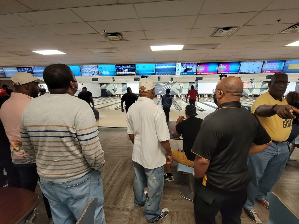 ClaytonAlphas's tweet image. The Clayton County Alphas hosted our family bowling league to raise money for chapter initiatives. A little fun, fellowship, and of course, competition, for a good cause! #alphaphialphafraternityinc #claytoncountyalphas #pigammalambda🤙🏾🤙🏾🤙🏾 #brotherhood #community #family