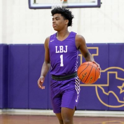 CoachJohnASmith's tweet photo. 2022 Pure PG on the board in Austin, Texas!! Julian Smith @juuleein led Coach Freddie Roland and LBJ to Regionals, OLD SCHOOL floor general who controls the game (16ppg 5apg)- if I'm tweeting about another school kid you know he's legit! COLLEGE READY- I approve this msg. #Saavy https://t.co/dbdeOWdaPH