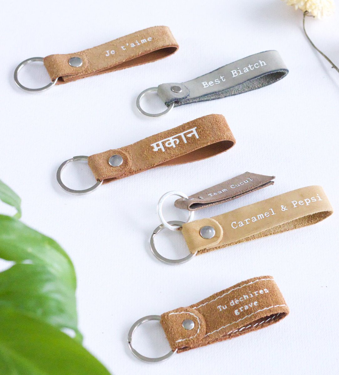 FoolClemFitz's tweet photo. Hello twitter ! Je suis graphiste freelance et j'ai crée ma microentreprise  de carnets de notes rechargeables en cuir upcyclé et papier ensemencé, je fais aussi des faire-parts et des portes-clés, le tout 100% personnalisés ! Découvrez mon travail ! https://t.co/Ryh21W5rIy https://t.co/0MocXtuPaR