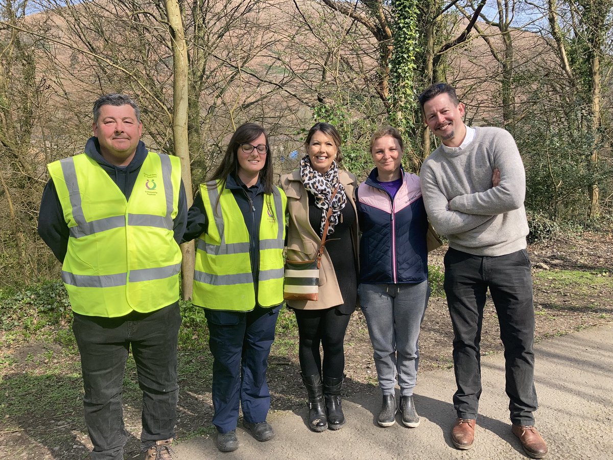Helping to <a href="/KeepBritainTidy/">Keep Britain Tidy</a> this morning during #GBSpringClean joining our staff and people on probation delivering #CommunityPayback at Sirhowy Valley Country Park. Well done to everyone involved in keeping this lovely area tidy&amp;maintained for all to enjoy <a href="/hmpps/">HMPPS</a> <a href="/HMPPSCymru/">HMPPS in Wales / HMPPS yng Nghymru</a>