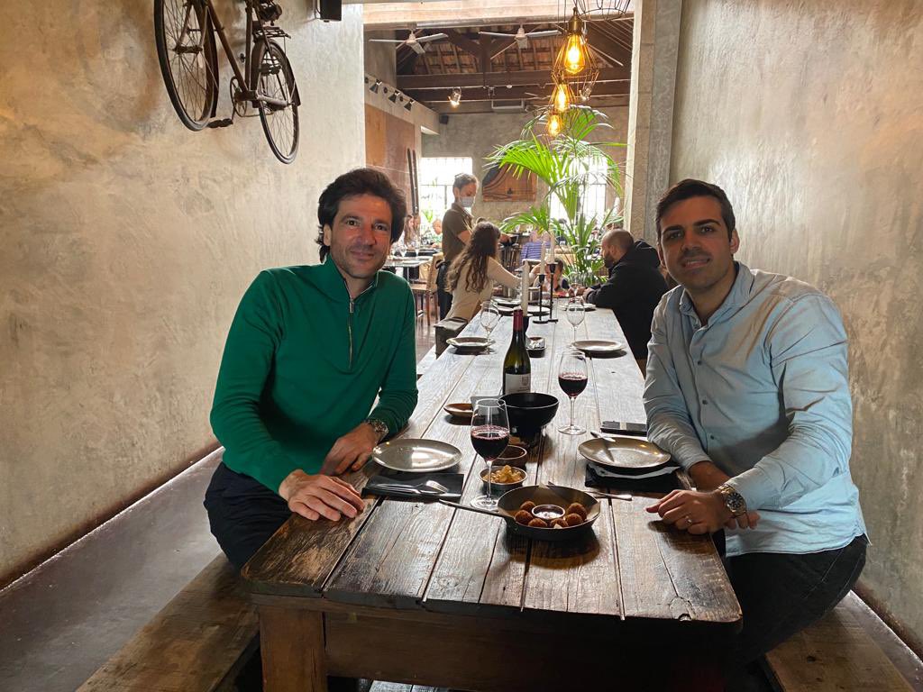 Jorge__Simao's tweet photo. Haverá melhor local para colocar conversa em dia? 🍽️ ✅ https://t.co/1zHEJiHKmq