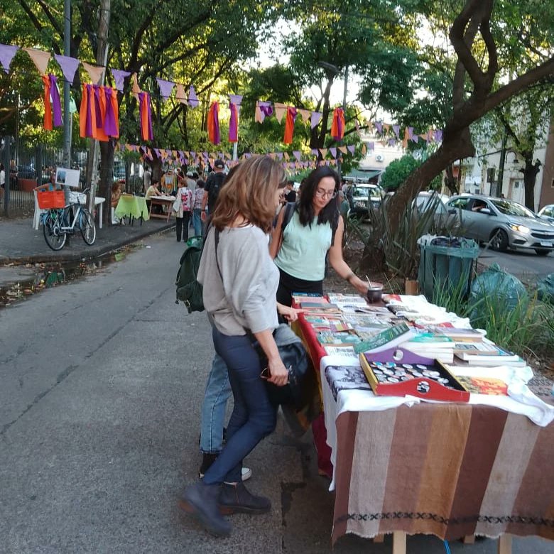 LaGarciaLorca's tweet photo. Postales del Festival por la Mememoria en el Pasaje Federico García Lorca -Vicente Lopez- dónde pusimos nuestro stand republicano ❤️💛💜
.
.

🏅Ciclo político-cultural "De Videla a Franco" declarado de Interés para la Promoción y Defensa de los Derechos Humanos por @legiscaba https://t.co/eqLLNvSVpw