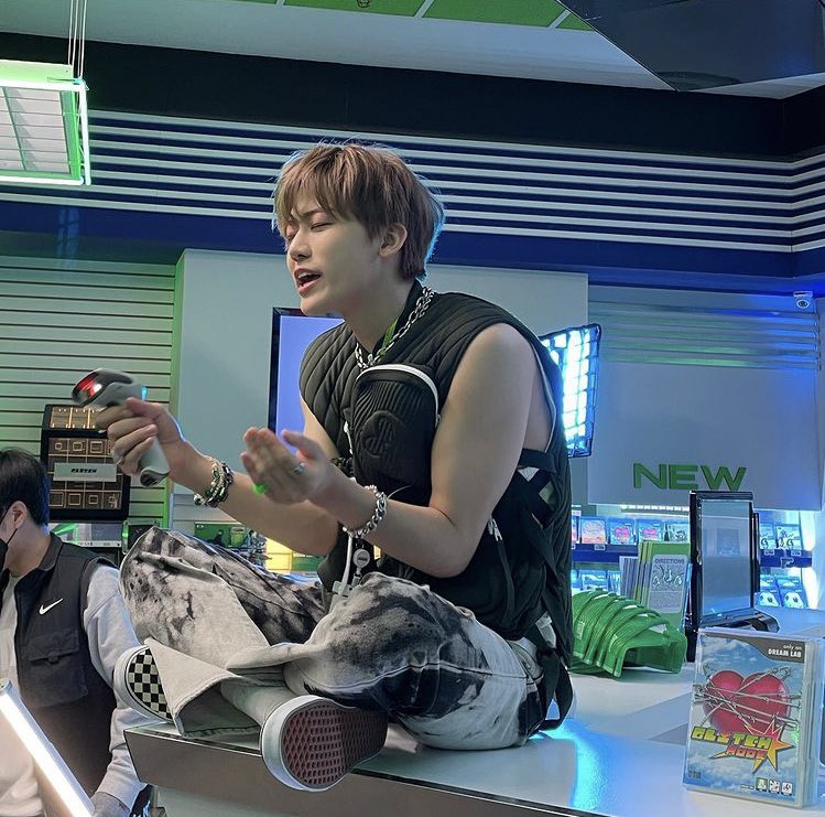 leoenana813's tweet photo. แจมินหล่อมากชอบที่แจมินลงทุกอย่าง หล่อจังเลยค่ะ ㅠㅠ https://t.co/5KDCmoeg5R