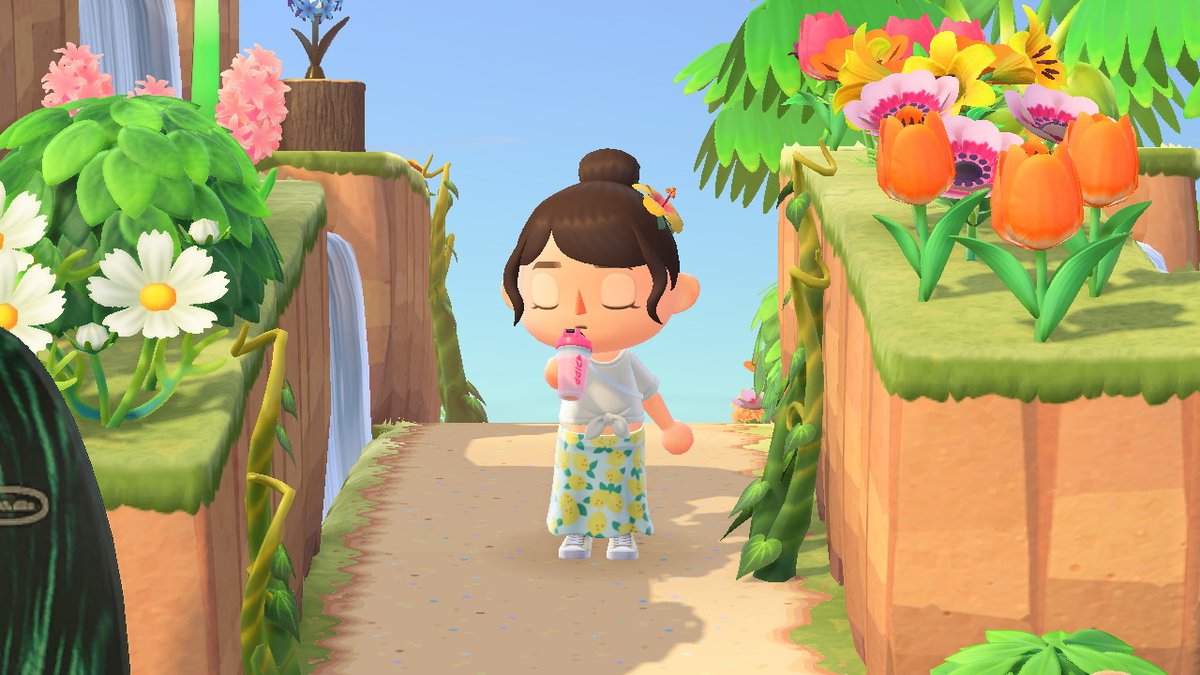 gabbyacnh's tweet photo. i got a protein shake for stretching
 #AnimalCrossing #ACNH #NintendoSwitch https://t.co/YH7mJz4hBD
