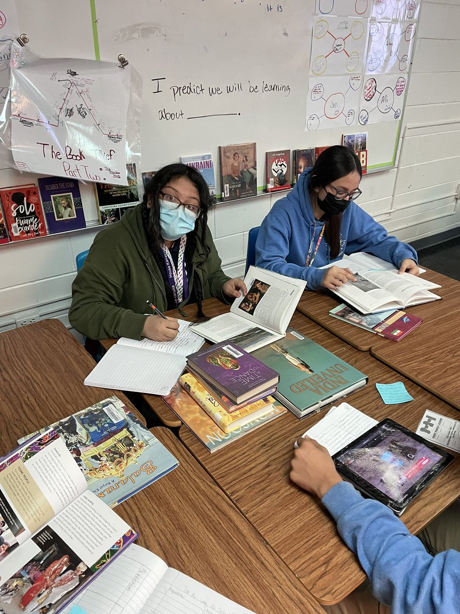 lakhaniedu's tweet photo. Ms Mizeโs students come together and collaborate as they explore culture and geography of other countries. She creates opportunities, both digital and text, and lets students take ownership of their learning. @Crockett_MS @CMS_MizeELAR #CMSReads https://t.co/uQ9yKmScwK