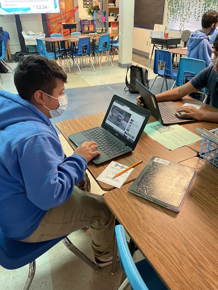 lakhaniedu's tweet photo. Ms Mizeโs students come together and collaborate as they explore culture and geography of other countries. She creates opportunities, both digital and text, and lets students take ownership of their learning. @Crockett_MS @CMS_MizeELAR #CMSReads https://t.co/uQ9yKmScwK