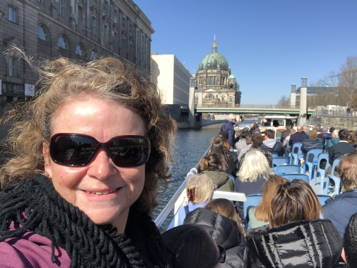 #inaboat on the #riverspree in #berlin #onvacation #celebrateretirement #beautifulday #sunshine  #greatcompany  with @roseand_rich @ Berlin, Germany