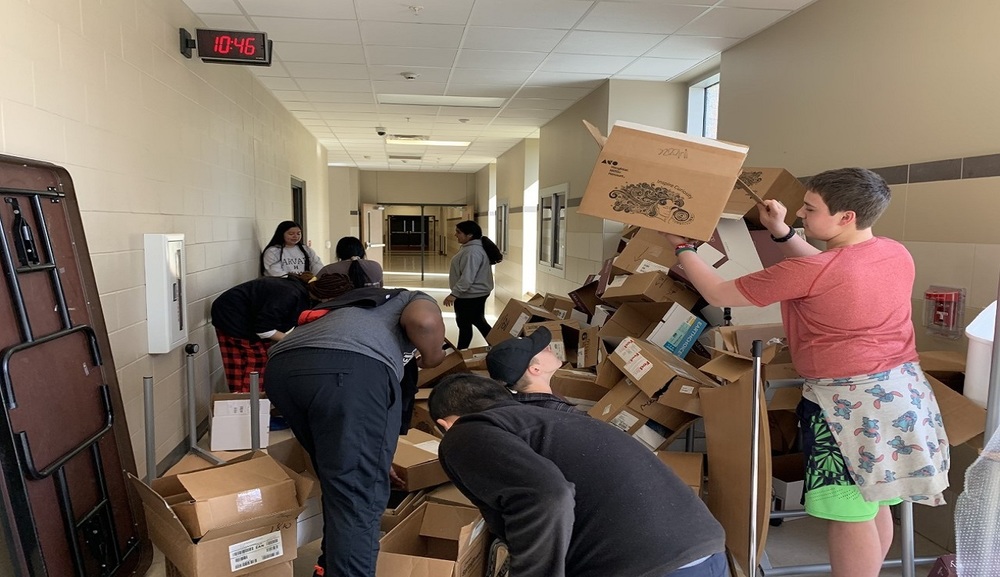 NJHS Members Give Back to the School tylerisd.org/article/696874…