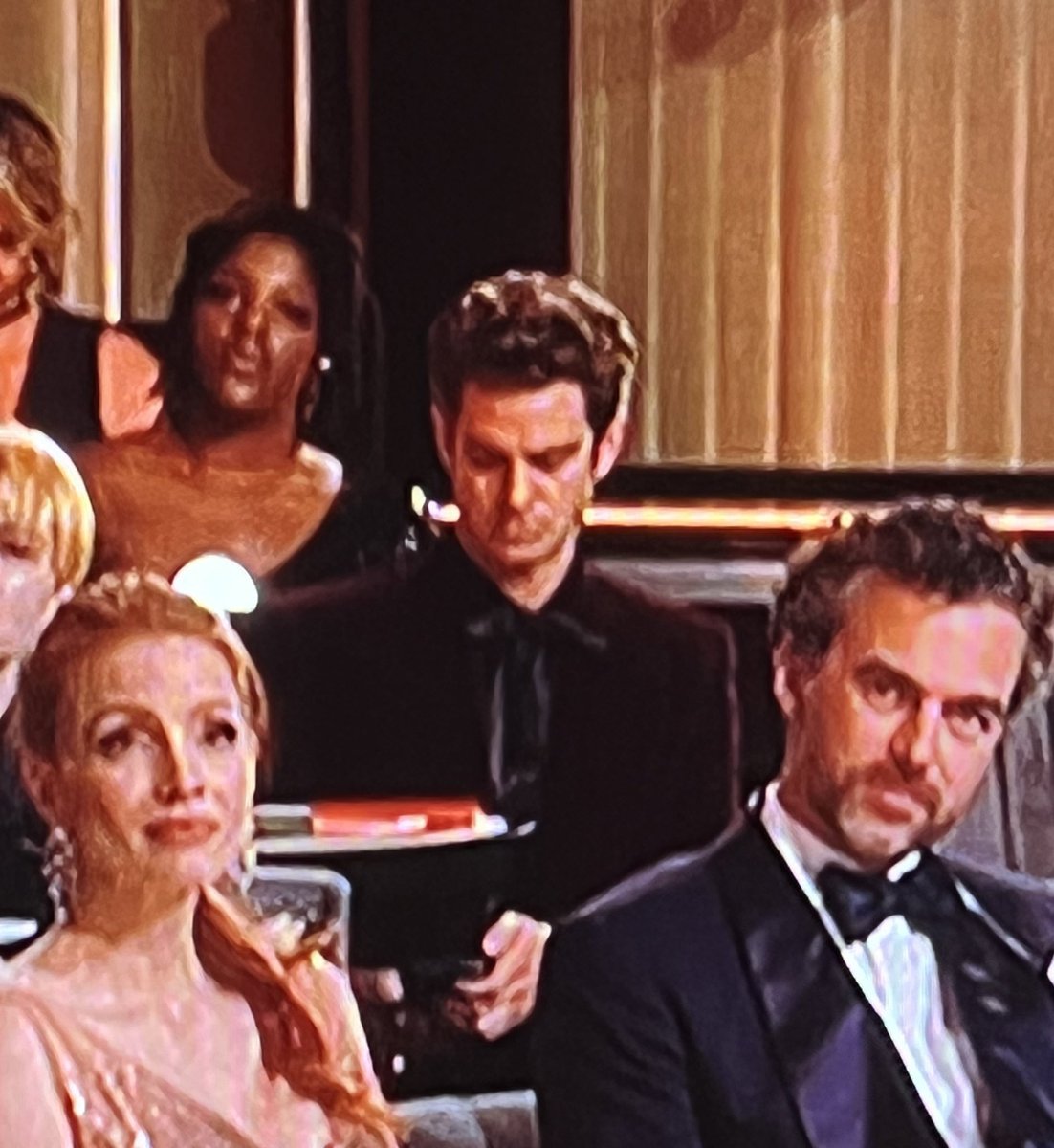 tilsburyskins's tweet image. Andrew Garfield Textin Tobey Maguire asking if Chris rock Just got Slapped By Will Smith In His Universe 💀