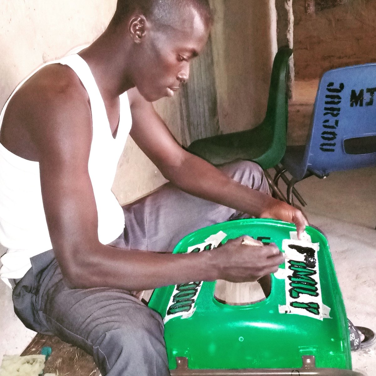 ModouLaminNyas7's tweet image. When talking about working, some people always complain a lot about it. They regard working as affliction which means hardship, vapidity and low earnings. They may even dream that they can also live a happy life without working. But as we all know, that won’t come true.