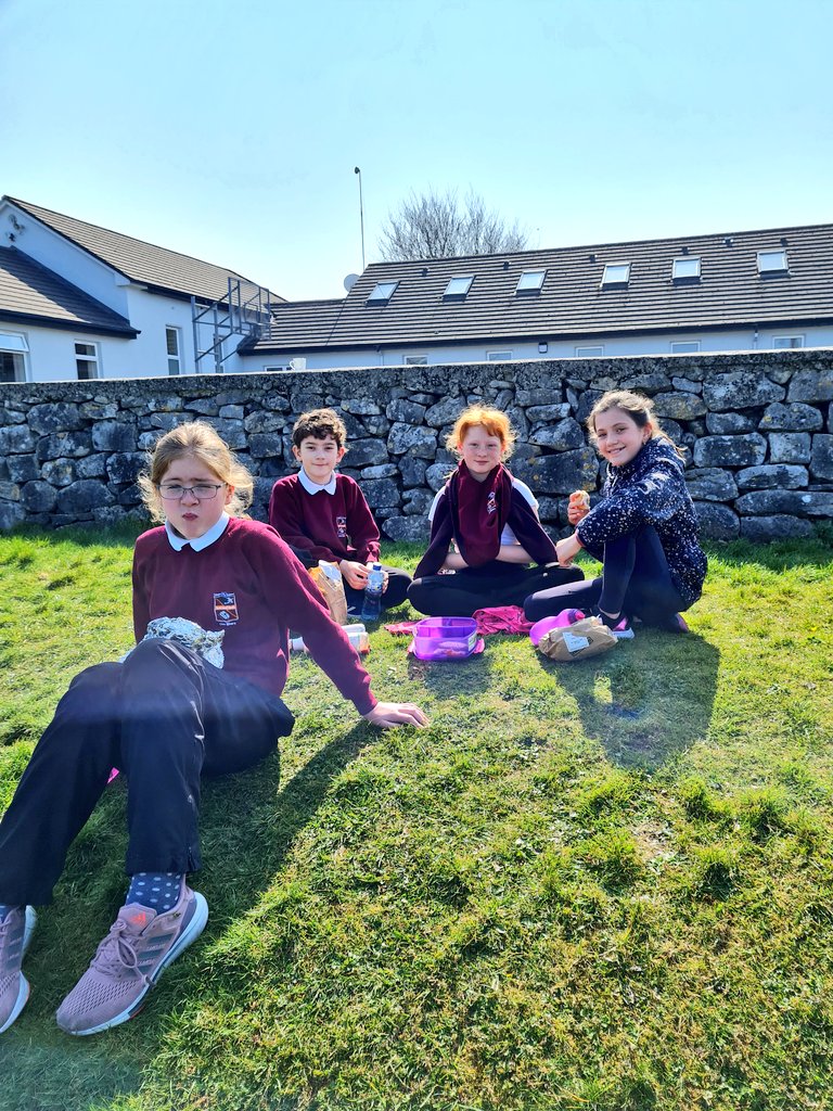 RangMsharrison's tweet photo. A lovely day for a picnic in the sun @kinvarans today😎🌞 https://t.co/hWbddIy6Oa