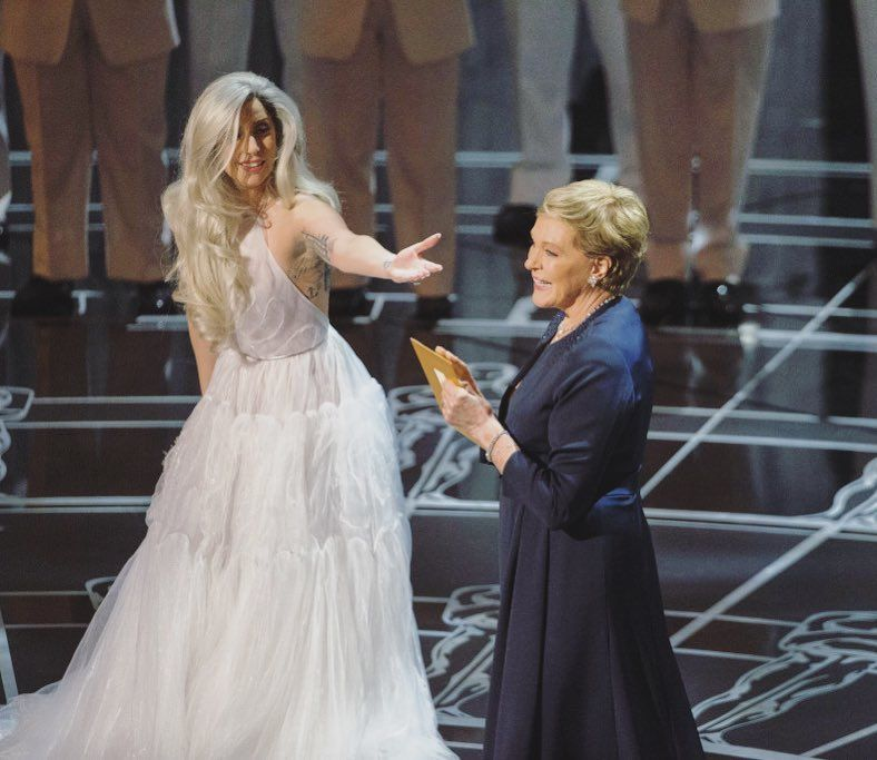 kevinddaly's tweet photo. Lady Gaga's overwhelming respect for show biz legends is one of her superpowers. https://t.co/U2XcIZfYng