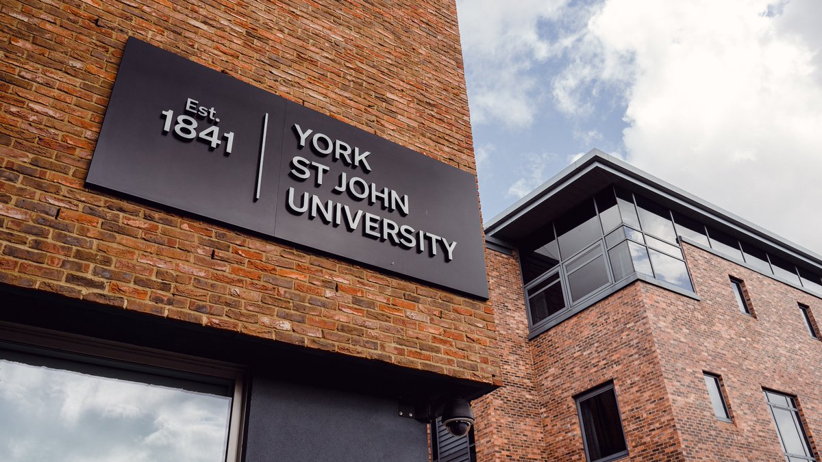 We're excited to announce we have made £40k available to @YsjSocial to develop community engaged research. 

Are you a community led organisation in the voluntary, charity &amp; social enterprise sector? If so, we want to work with you on your research ⬇️ 

yorksj.ac.uk/news/2022/comm…