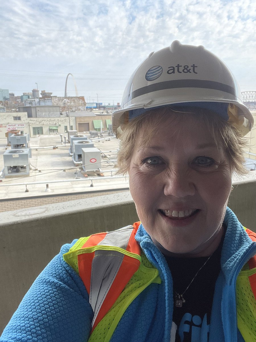 kmcmk2's tweet photo. Checking in on our progress at SOHO in Soulard!  I’ve got the best office view there is this morning! #lifeatatt @iukumeyer @NoboaBrittney https://t.co/TV8iIbXnvU
