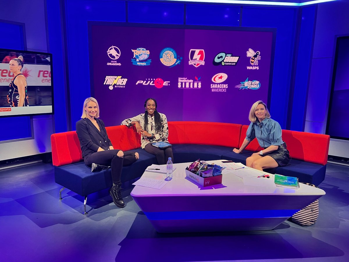 PamelaCookey's tweet photo. Itโs a BIG ONE!!
#ExcitedMuch
#MondayNightNetball
@LboroLightning vs @thundernetball
Both currently sat on ๐ฏ
Come join @distewart79 @tamsingreenway @carolinebarker @hannahjwilkes, the @SkyNetball crew and I bringing it to you ๐๐พ
#VNSL2022 https://t.co/M7RPanOh4E