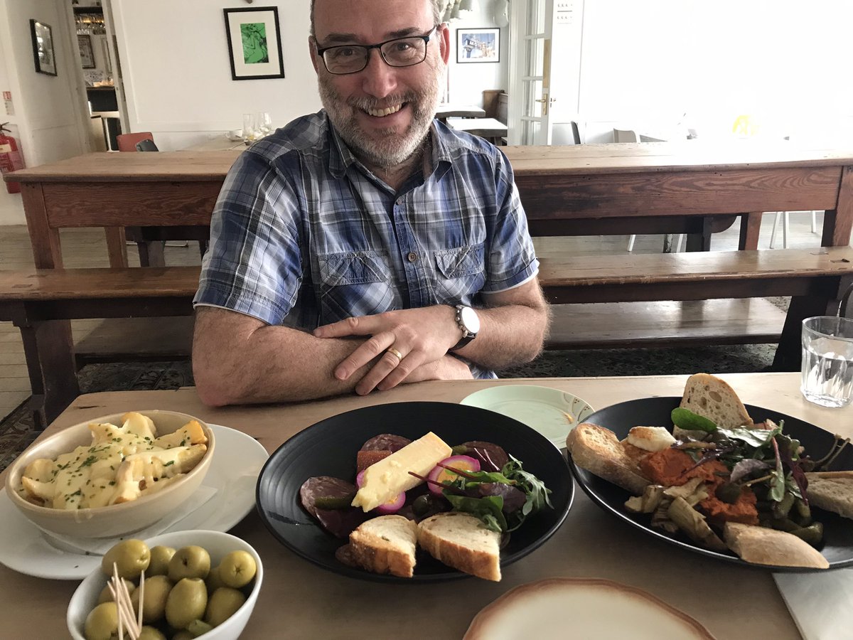 Bonxie67's tweet photo. A lovely day in the spring sunshine walking around #Lochearnhead and #GlenOgle followed by an amazing late lunch @MHOR84 https://t.co/eCWg48UnsG