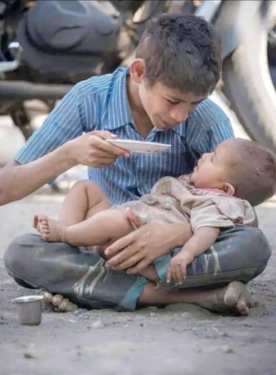 نصيحة محب 🌹

تأمل أوجاع الضعفاء ، وأذهب إلى أوجاعك اللطيفة وأحظنها برفق وقل "الحمدالله" ♥️